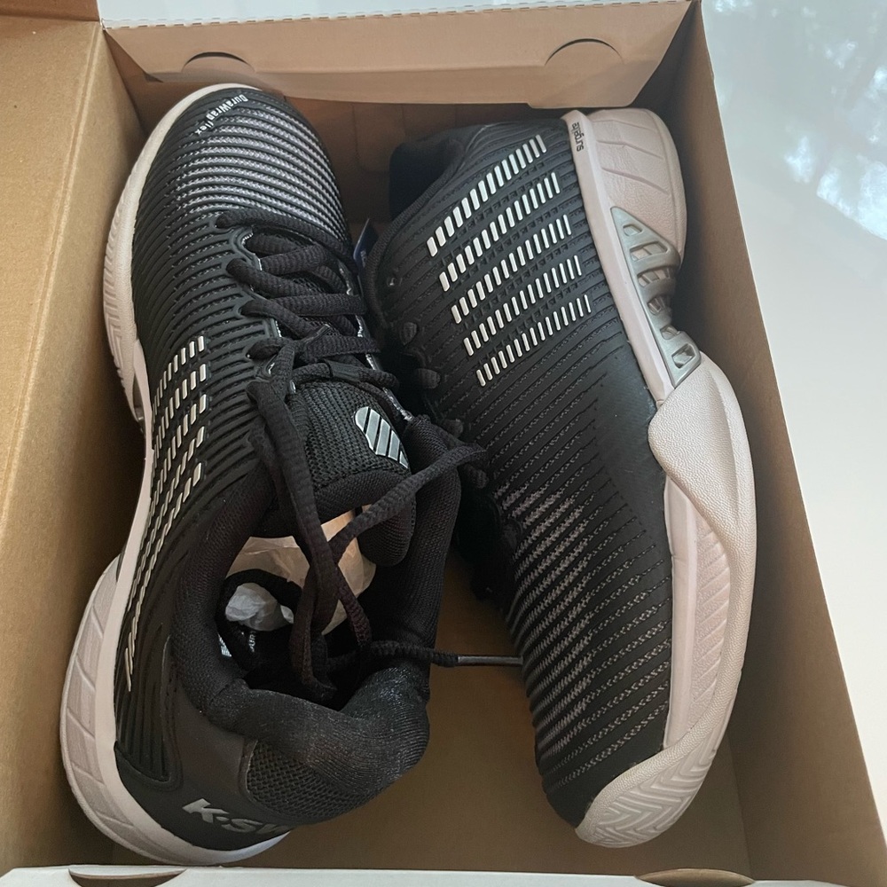 K-Swiss Women’s Hypercourt Express 2 Court Sneaker